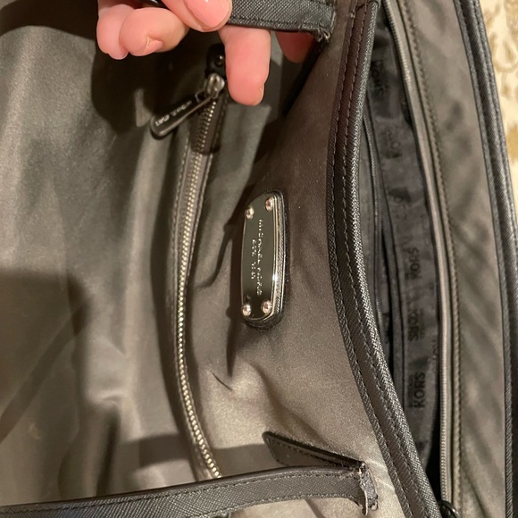 Michael Kors tote - Picture 5 of 5